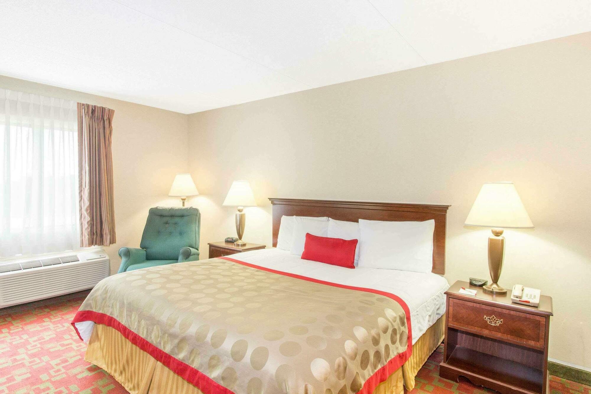 Ramada By Wyndham Hendersonville Kültér fotó